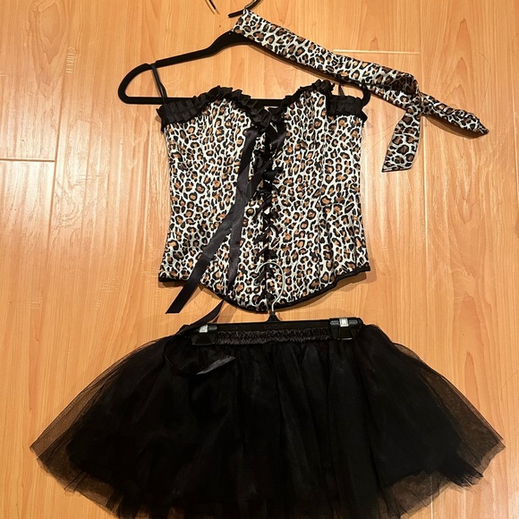 Sexy leopard Halloween costume - Medium - Picture 3 of 4